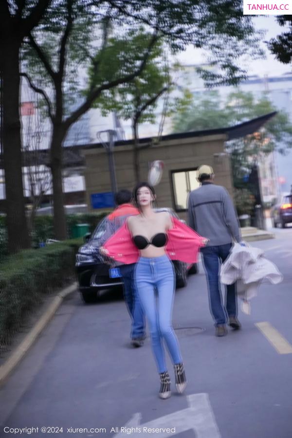   [XiuRen]高清写真图 2024.02.08 No.8091 龙雪儿 牛仔裤美臀第68张图片